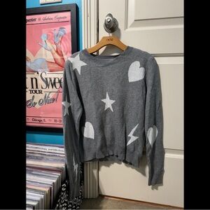 Fate Gray and White Sweater with Shapes
